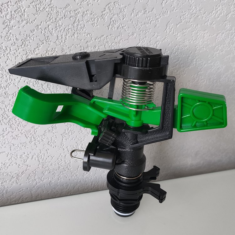 Red Rotating Sprinkler Irrigation Sprinkler