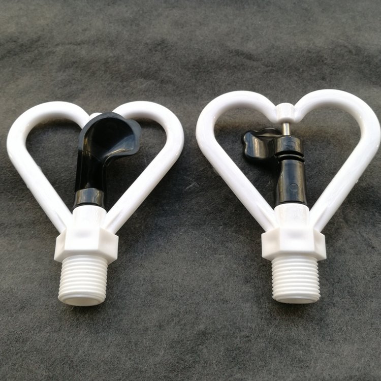Plastic heart-shaped agricultural vegetable garden lawn sprinkler