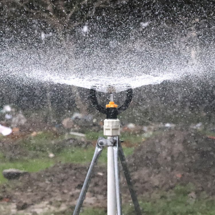 360 degree full circle refraction sprinkler for lawn and garden watering